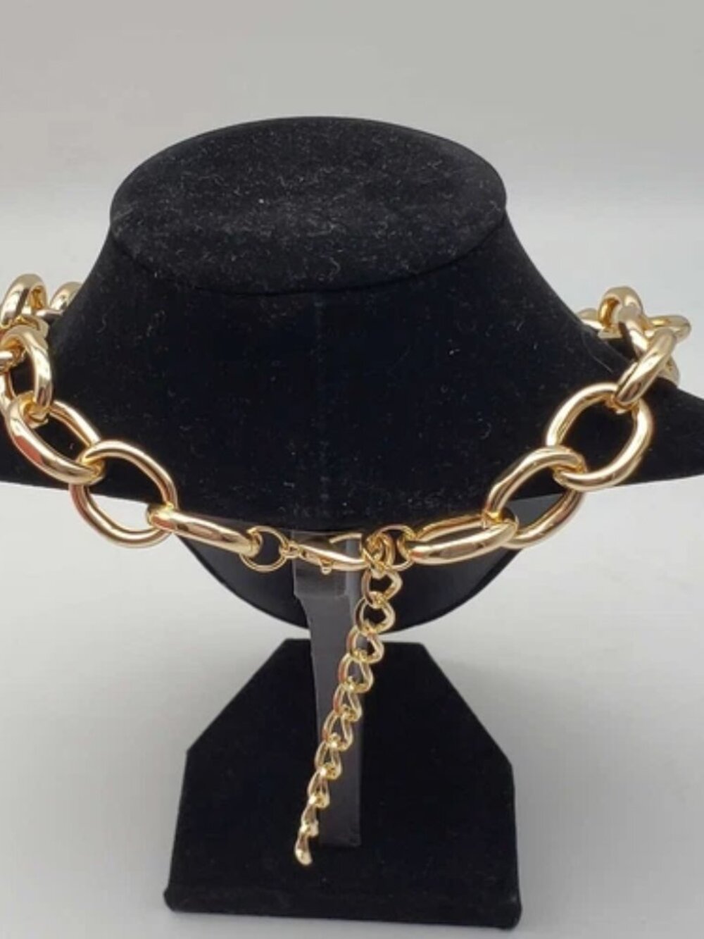 Gold-Plated Necklace with Authentic Louis Vuitton Padlock - Picture 5 of 9